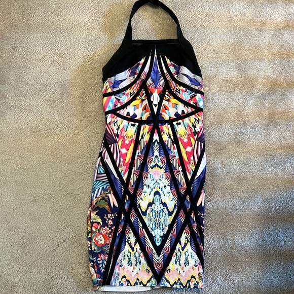 Perfect condition very flattering multicolored dress with stretch material - Picture 1 of 3